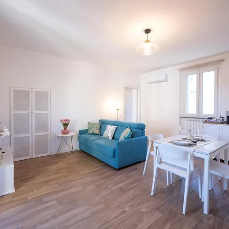 Apartament Lora Feathers 4, Free Private Parking, Self Check-in *