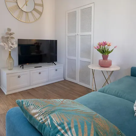 Lora Feathers 4, Free Private Parking, Self Check-in * Como