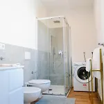 Lora Luxury Suite 4, Free Private Parking, Self Check-In * Como