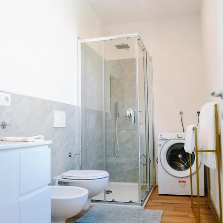 Lora Luxury 4, Free Private Parking, Self Check-in * Como