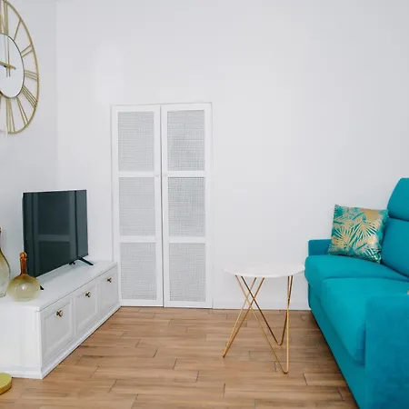 Apartamento Lora Feathers Suite, Free Parking, Self Check In,4 *