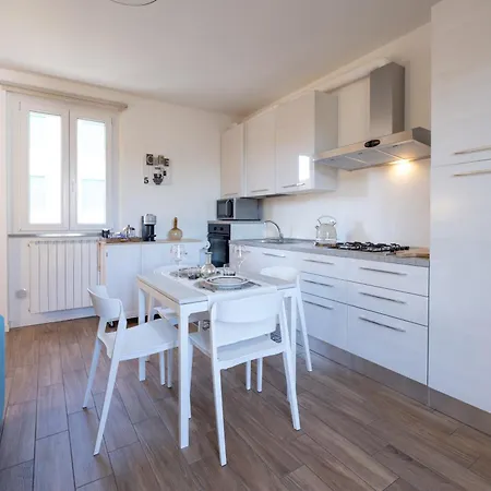 Lora Luxury 4, Free Private Parking, Self Check-in Apartamento Como