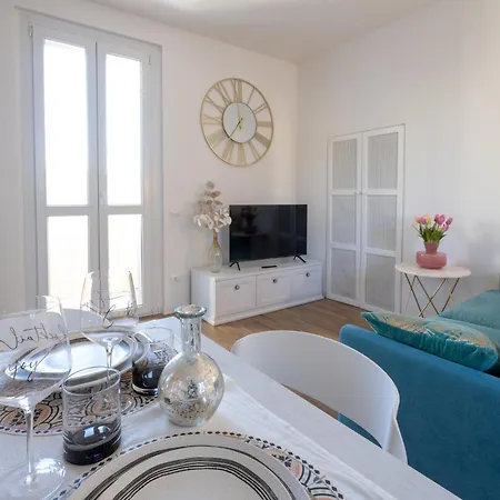 Lora Luxury 4, Free Private Parking, Self Check-in *