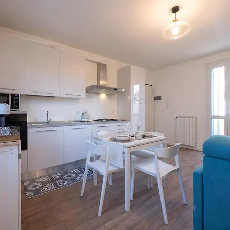 Lora Feathers Suite, Free Parking, Self Check In,4 Apartamento