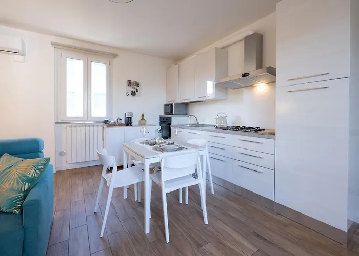 Lora Feathers Suite, Free Parking, Self Check In,4 Apartamento Como