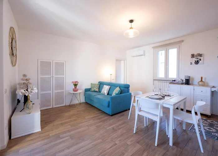 Apartmán Lora Feathers Suite, Free Parking, Self Check In,4 *